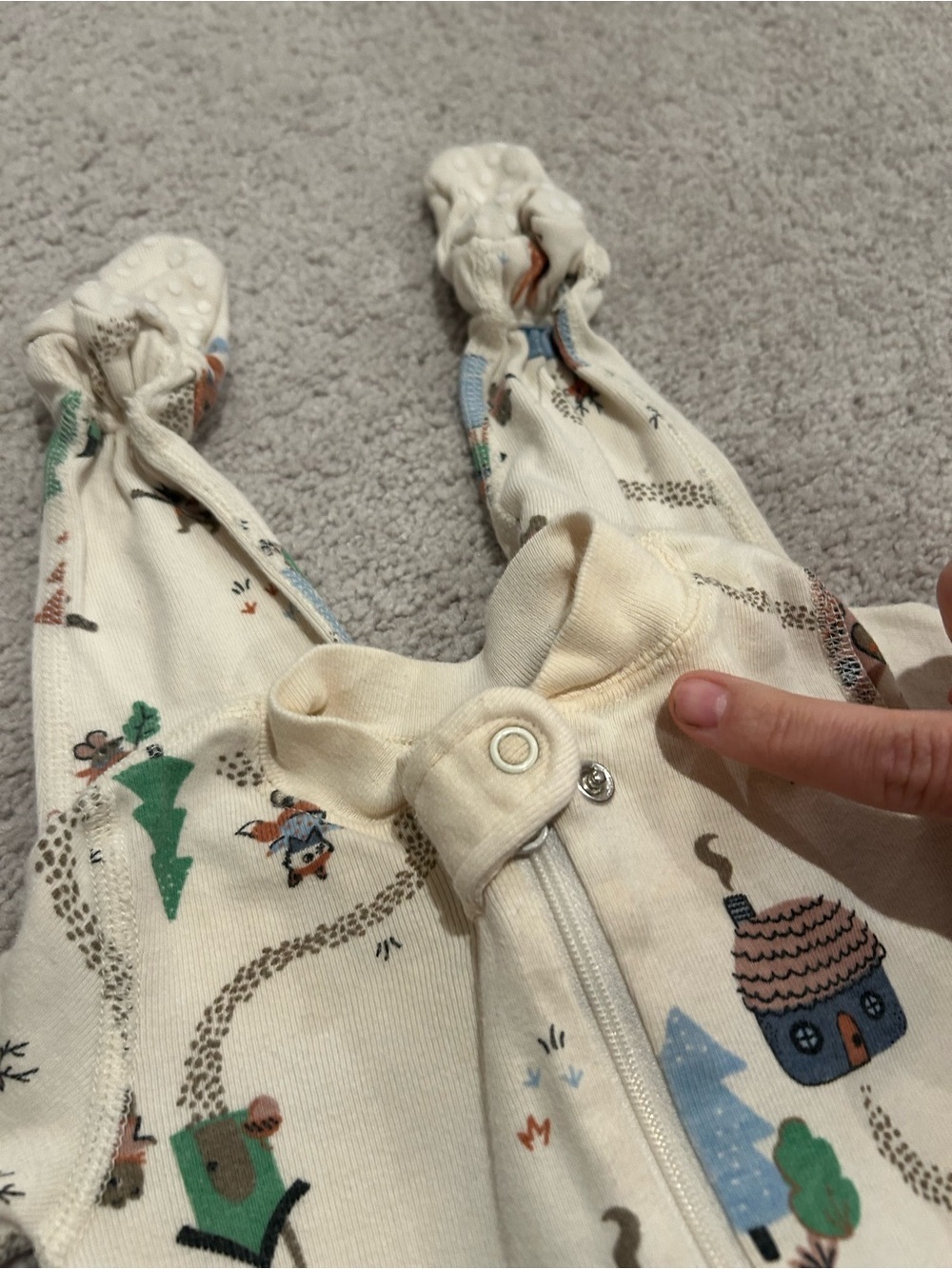 Hanna Andersson Cream Footed One-Piece Pajamas with Woodland Print 3-6 months - Picture 4 of 7